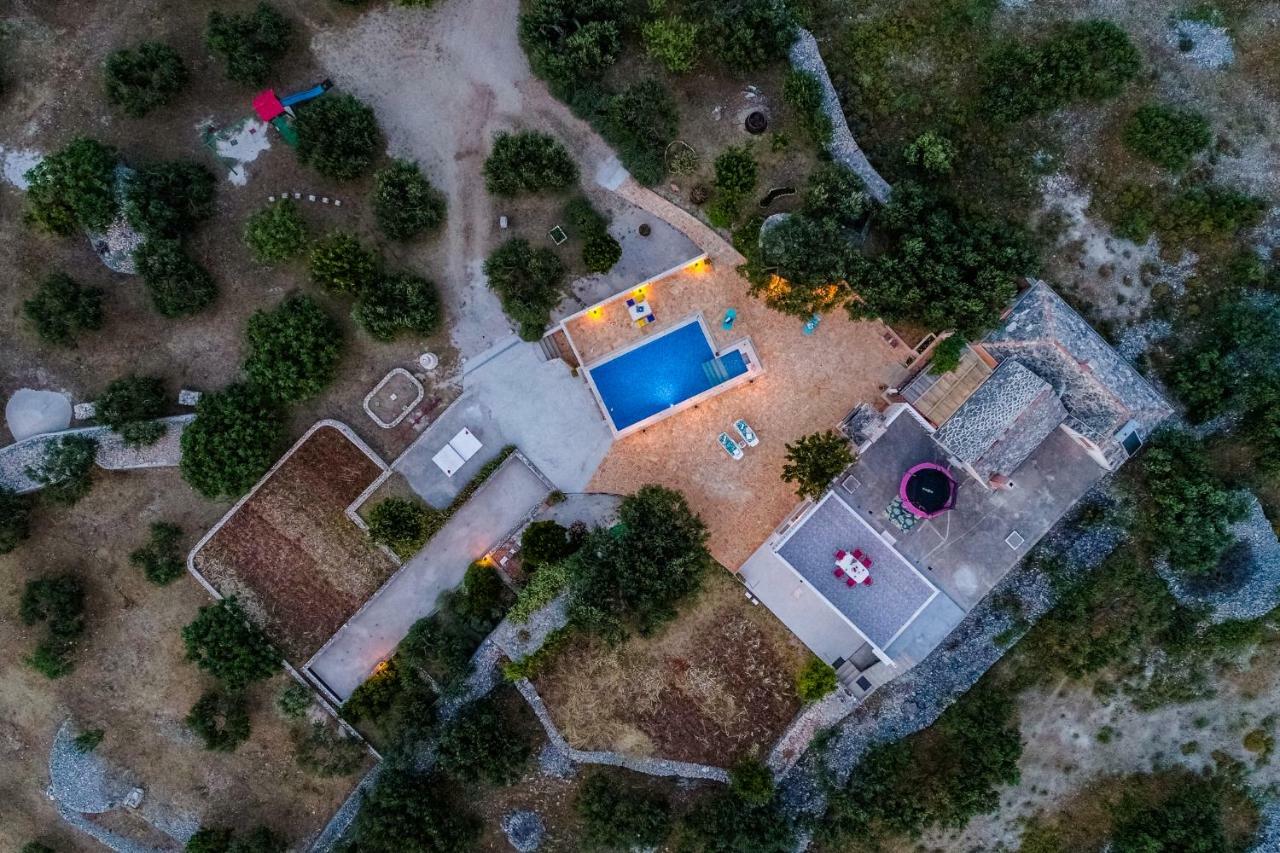 Vila Maslinica Pucisca Exterior photo